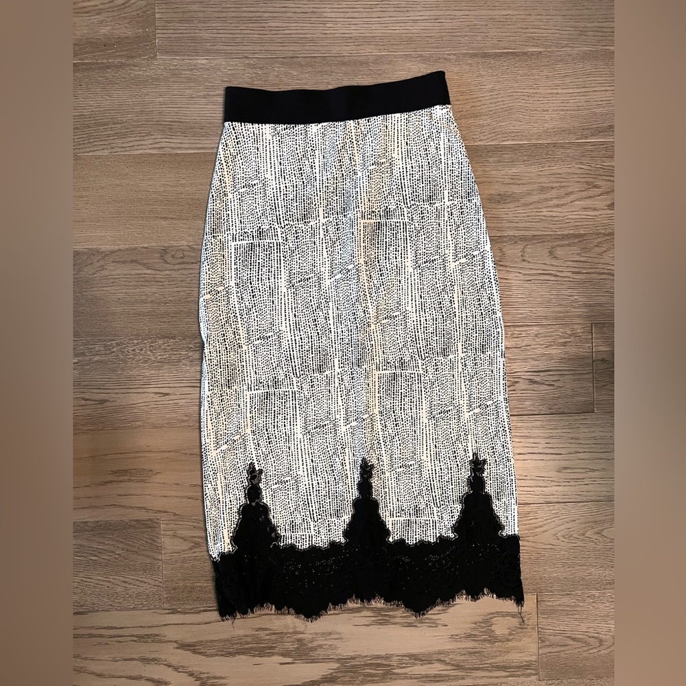 H&M skirt lace bottom